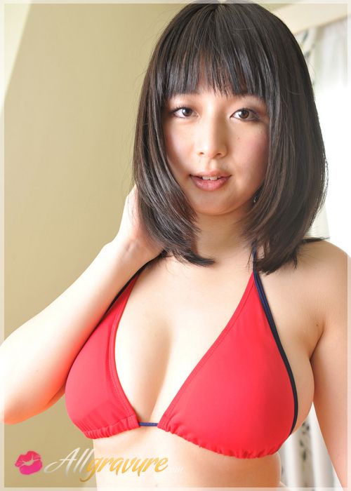 Megumi Suzumoto Distingue Akiba