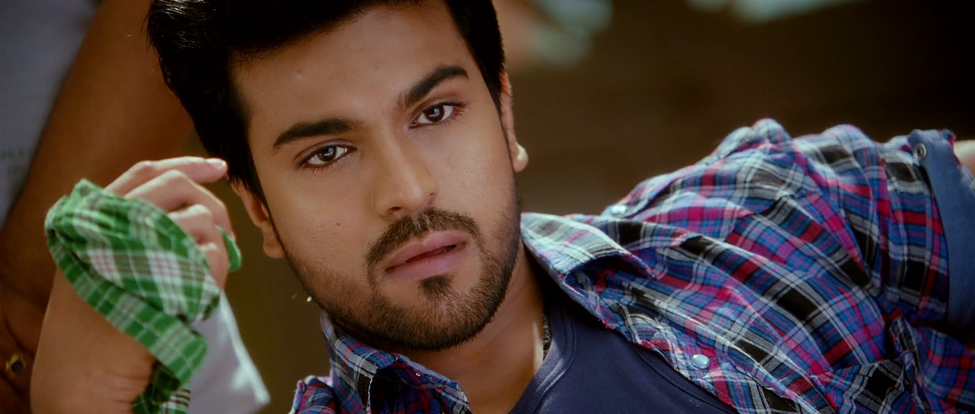 Racha.2012.1080p.BluRay.x264.DTS-HD-MA.Esubs-DDR.mkv (0_37_06) 002204.jpg