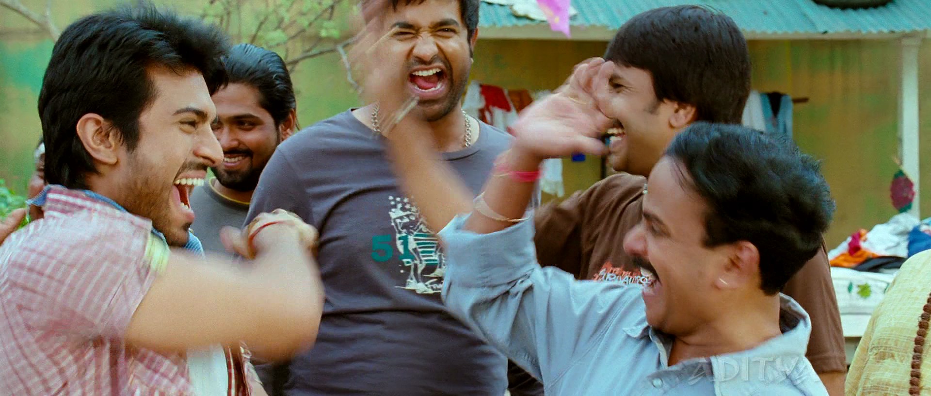 Racha.2012.1080p.BluRay.x264.DTS-HD-MA.Esubs-DDR.mkv (0_20_28) 002008.jpg