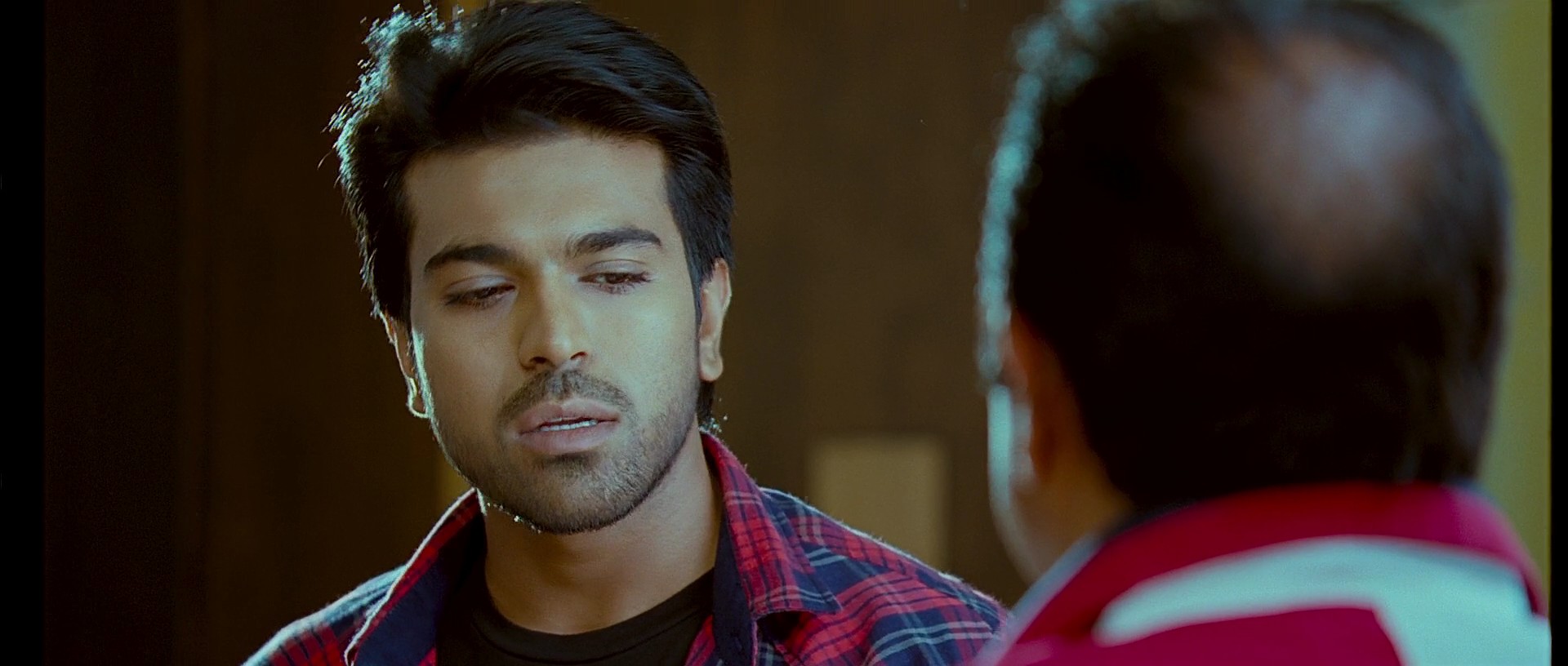 Naayak - Blu-Ray - 1080p - x264 - DTS - [DDR].mkv (0_20_37) 000624.jpg