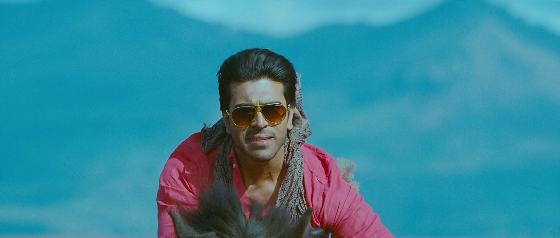 Naayak - Blu-Ray - 1080p - x264 - DTS - [DDR].mkv (1_34_59) 000088~1.jpg