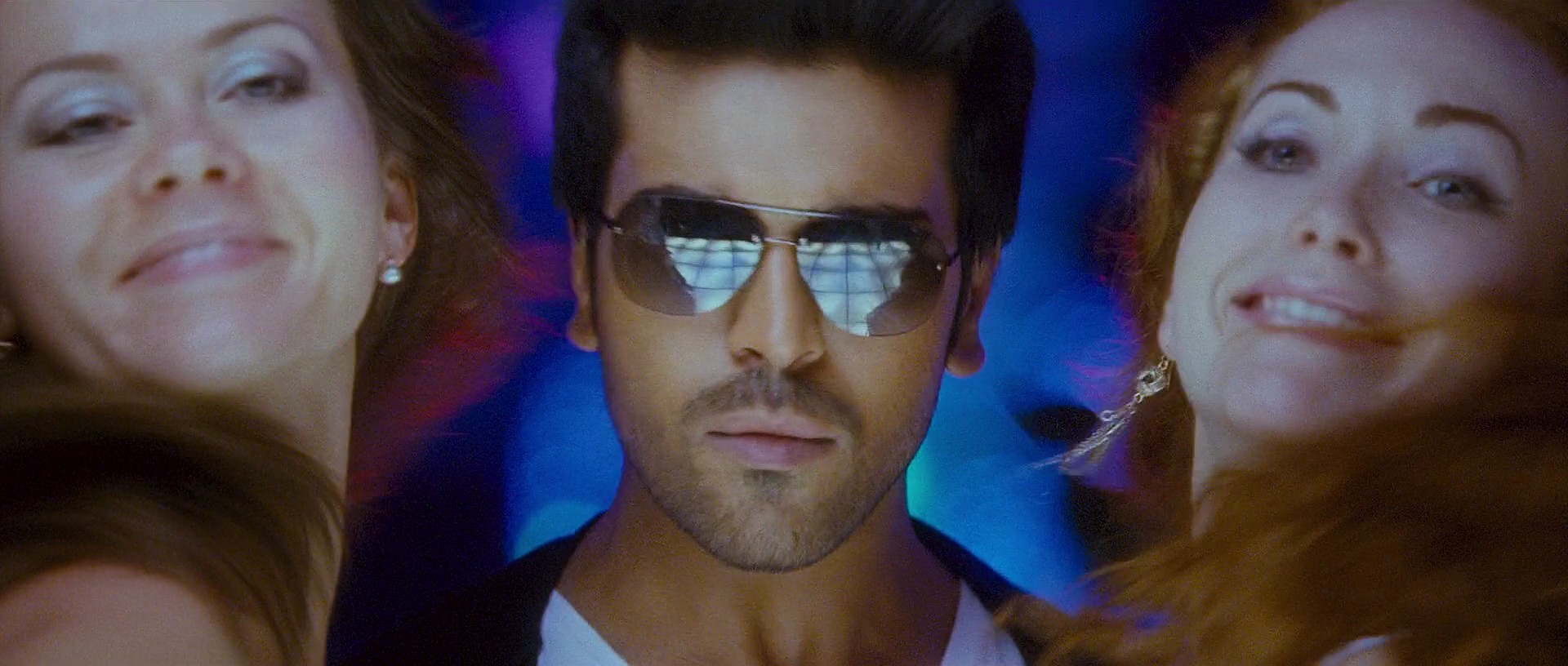 Naayak - Blu-Ray - 1080p - x264 - DTS - [DDR].mkv (0_13_00) 000401.jpg