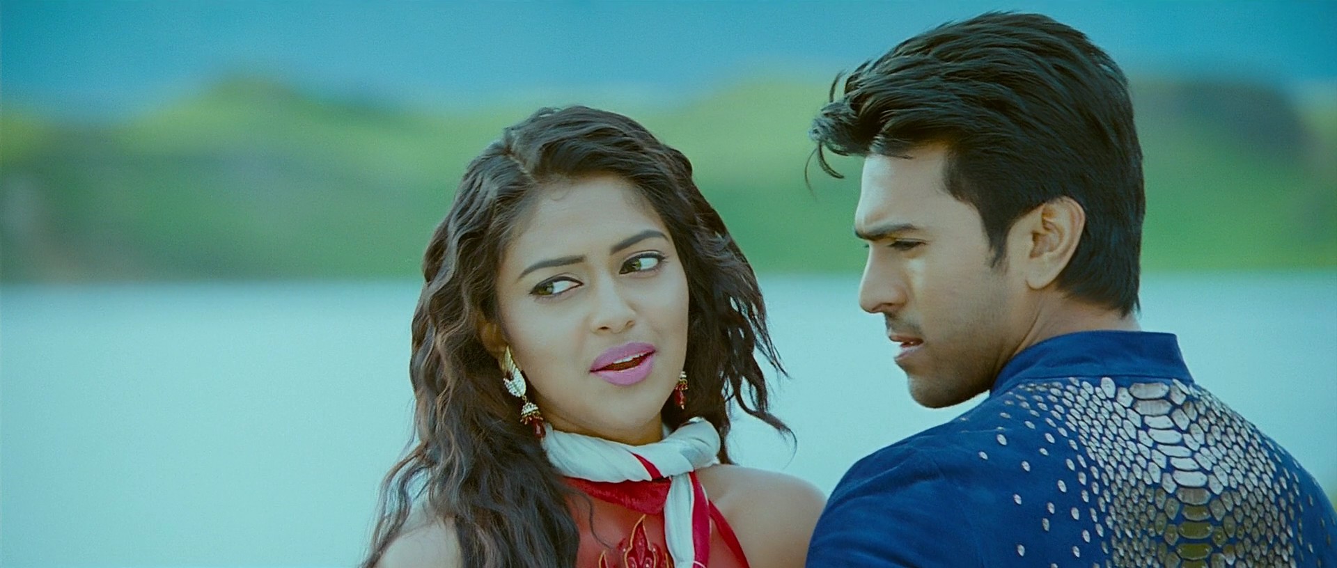 Naayak - Blu-Ray - 1080p - x264 - DTS - [DDR].mkv (1_36_25) 000153~1.jpg
