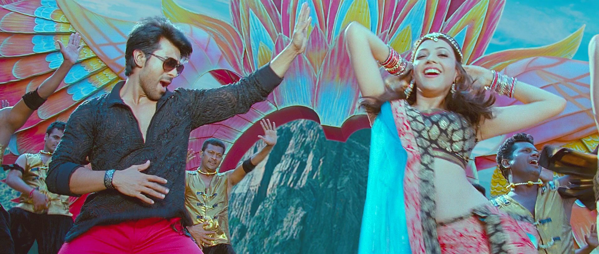 Naayak - Blu-Ray - 1080p - x264 - DTS - [DDR].mkv (2_27_40) 001841.jpg