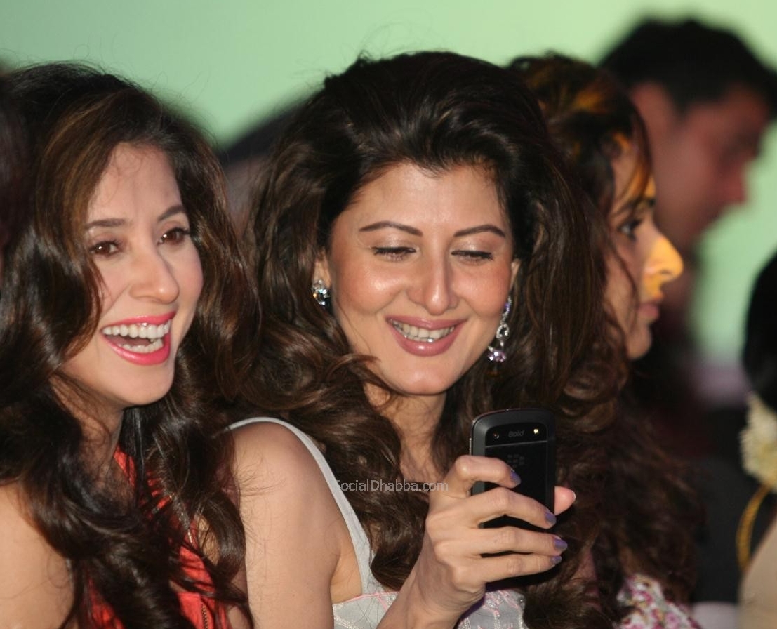 Urmila%20Matondkar%20and%20Sangeeta%20Bijlani%20-%20cottonscape%20-%20cover.jpg