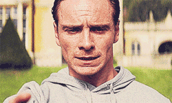 tumblr_mr4glxOyCU1qhxf9lo3_250.gif