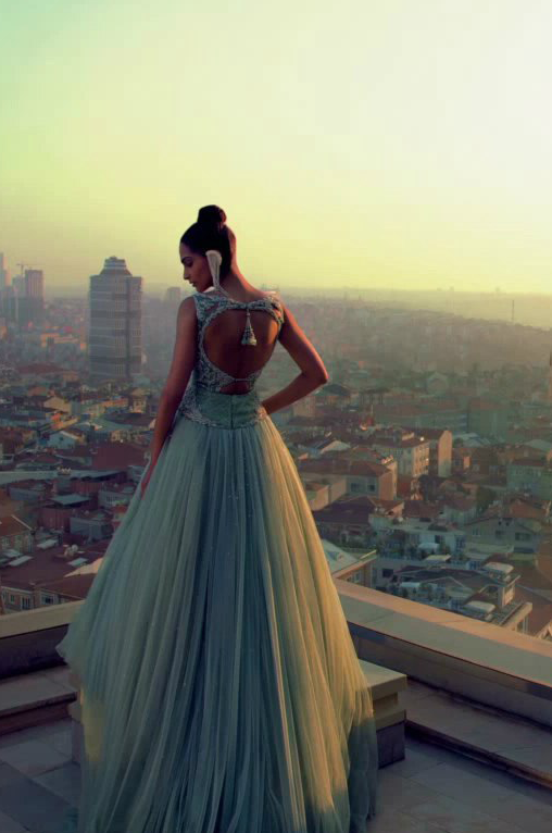 Шикарное вечернее платье