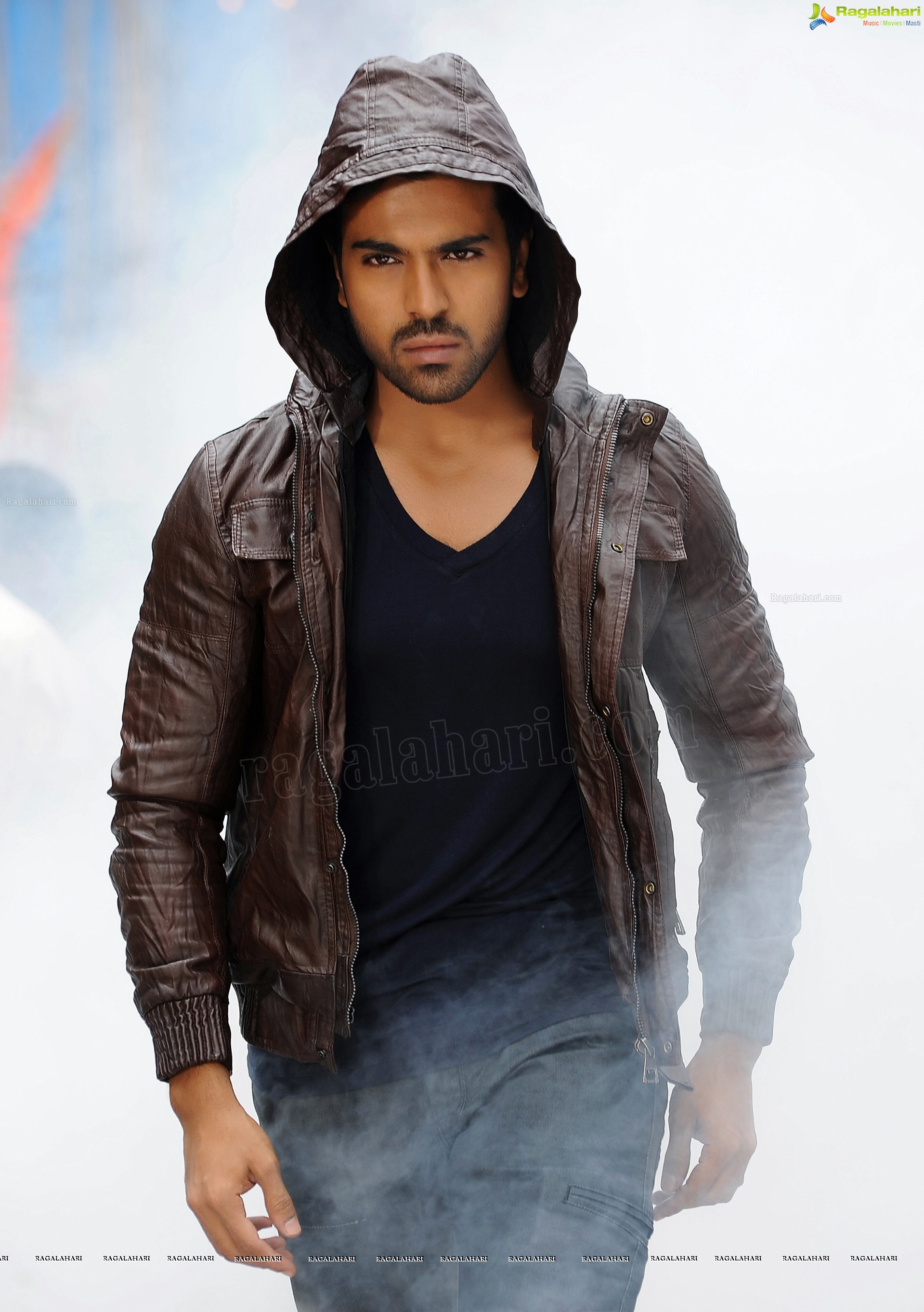 Кто он. Рам Чаран. Рам Чаран Теджа Доброволец. Рам Чаран Теджа фильмы. Ram Charan Yevadu.