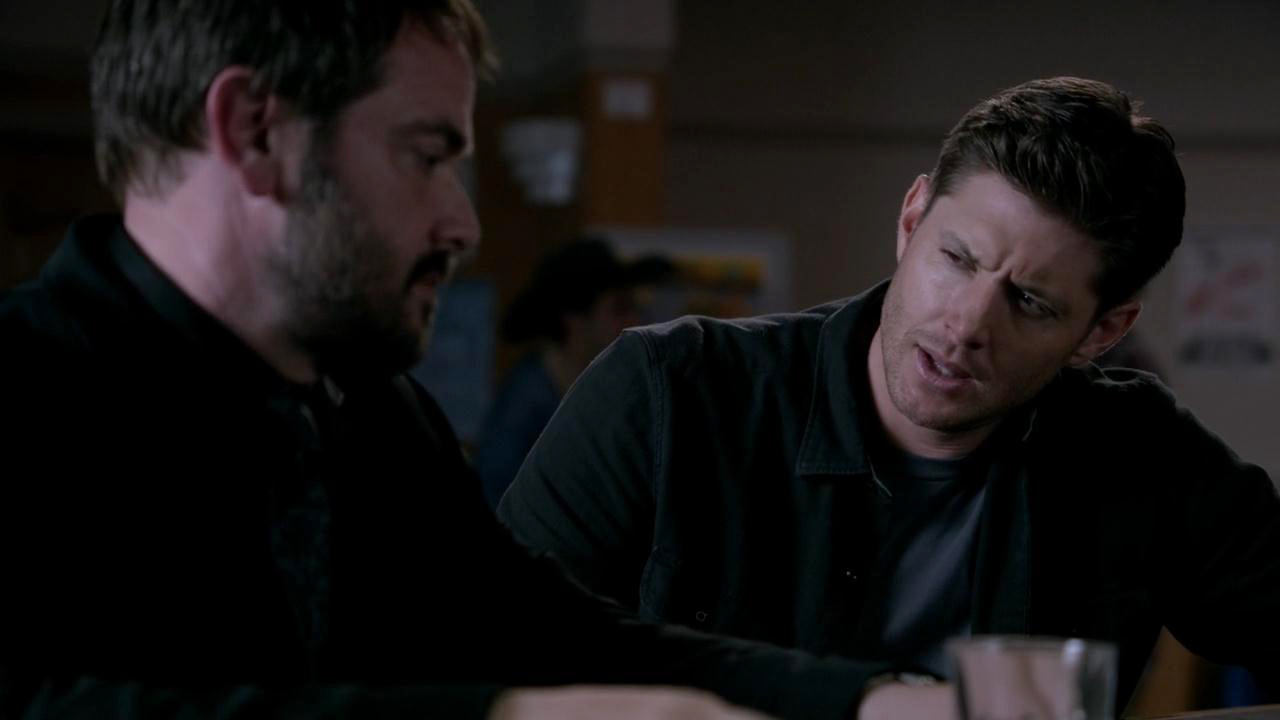 Сверхъестественное почему ъ. Supernatural 10.01. Призыв Кроули сверхъестественное. Сверхъестественное рассержен Кроули.