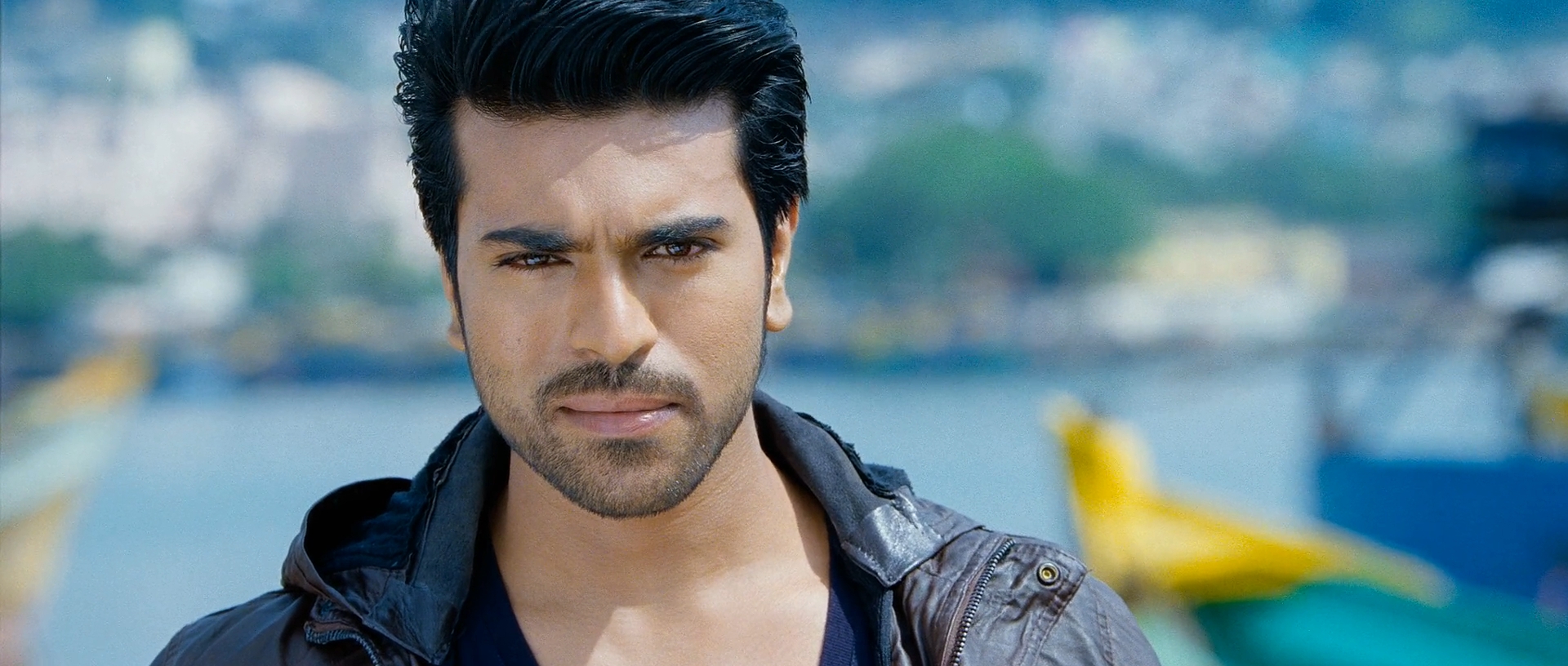 Yevadu_2014_BDRip_x264_1080p-0-19-23-084 (247).jpg