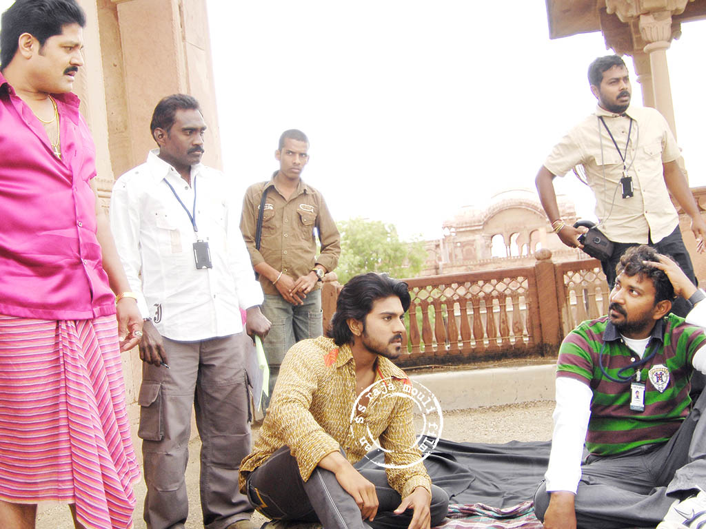 Magadheera-working-stills-10 (1).jpg