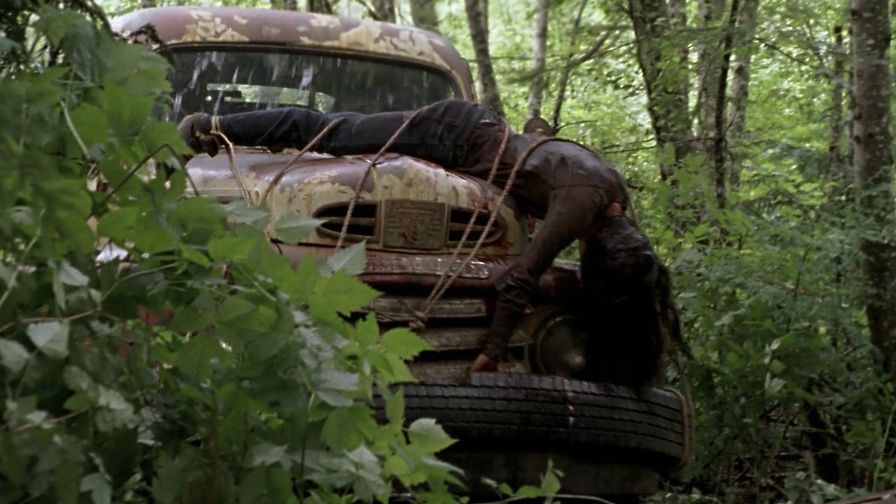 Wrong.Turn.2.2007.720p.BluRay.x264-CiNEFiLE.mkv_snapshot_00.46.10_[2015.05.10_18.45.34].png