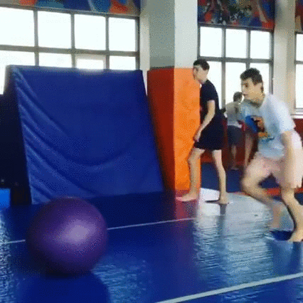 1458139722194586738.gif