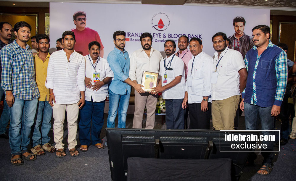 chiranjeevi-ramcharan-thanked-blooddonors17.jpg