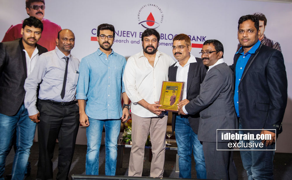 chiranjeevi-ramcharan-thanked-blooddonors7.jpg