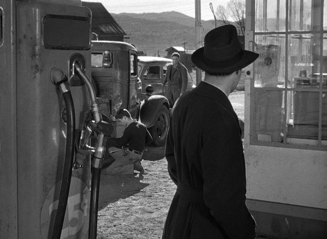 Out of the Past 1947 720p BluRay x264-CtrlHD[(010443)19-31-21].PNG