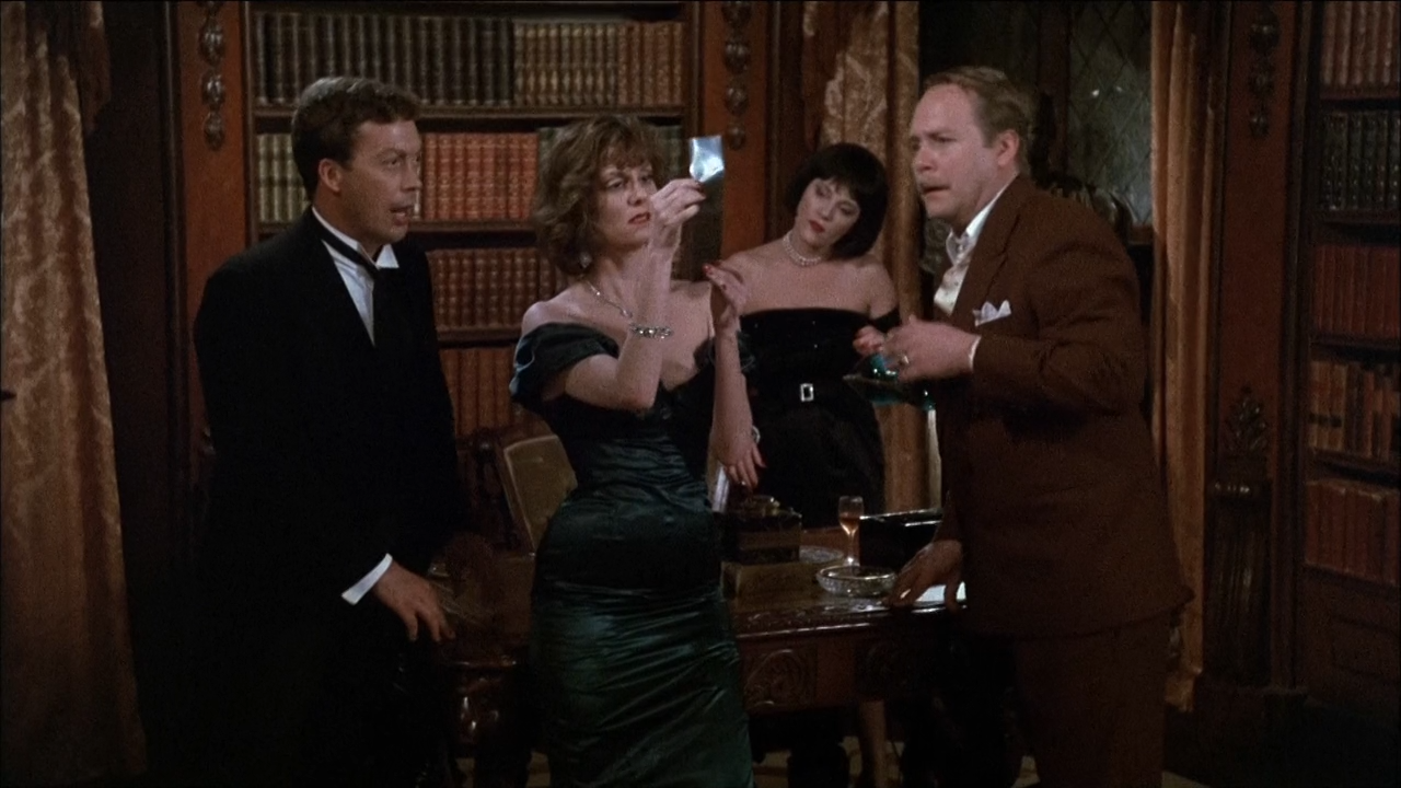 Улика (Clue).1985.HDTVRip.720p.-nevermnd.mkv_snapshot_00.36.06_[2016.08.18_16.09.37].png