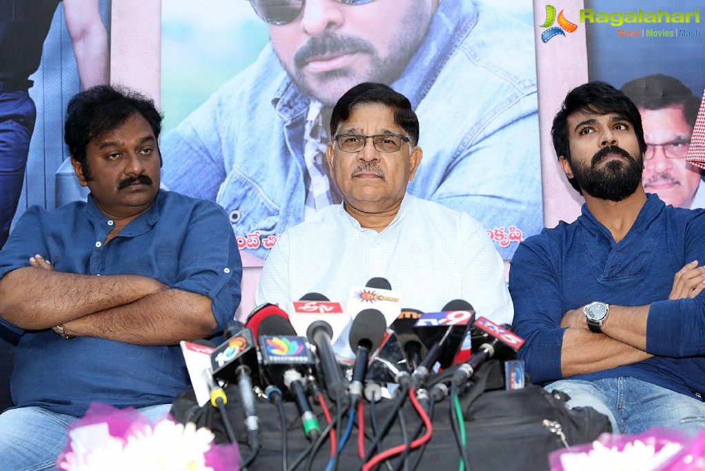 chiranjeevi-book-launch-by-ramacharan9.jpg