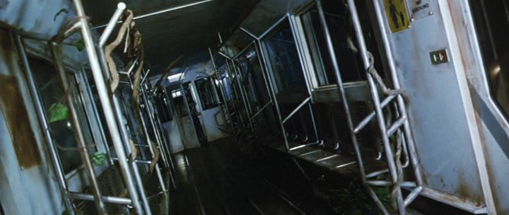 A.Sound.Of.Thunder.2005.hdrip_[2.18][(114951)13-08-36].PNG