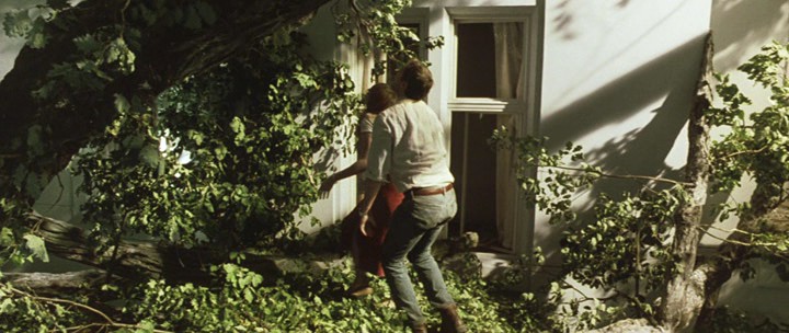 A.Sound.Of.Thunder.2005.hdrip_[2.18][(063604)13-08-28].PNG