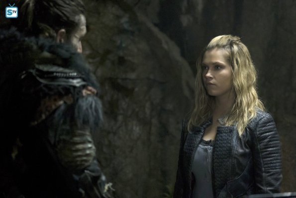 HU405b_0118b_595_Mini Logo TV white - Gallery.jpg