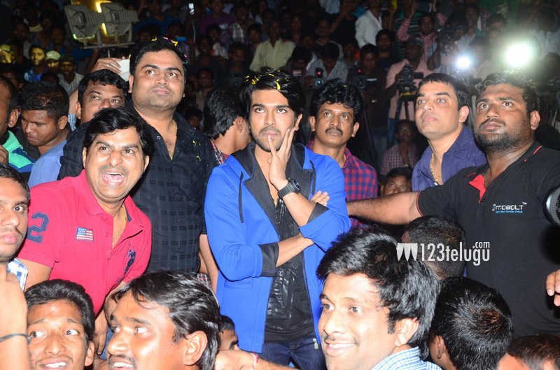 Yevadu Theatrical Trailer Launch (42).jpg