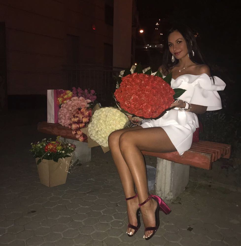 Интим Фото Инна Жиркова В Черных Колготках