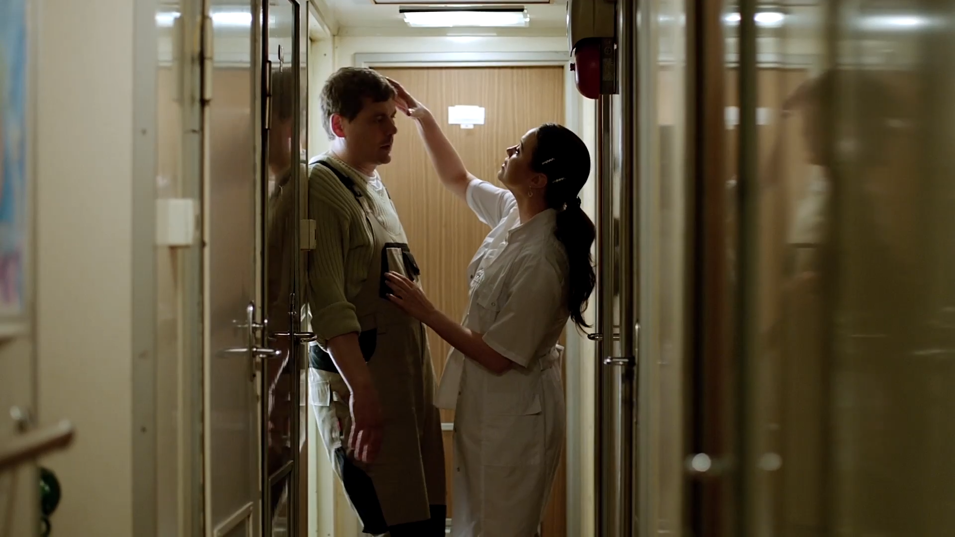 01.Рассвет на Санторини.2017.WEB-DL.(1080p).by.Olyanchik.mkv_snapshot_43.31_[2017.09.29_22.43.15].png