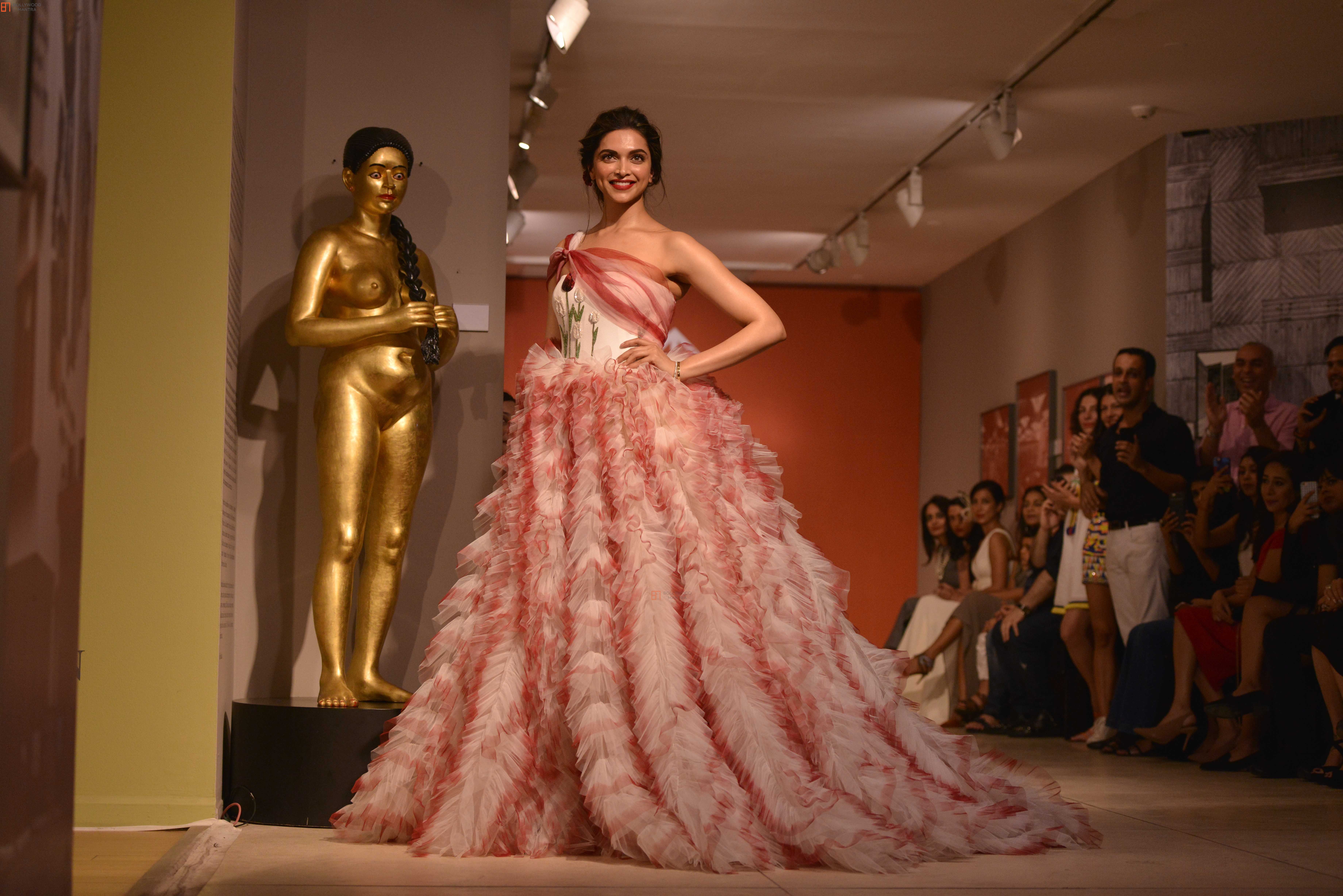 deepika-padukone__1029116.jpg