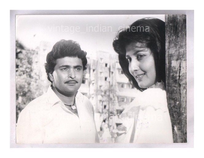 Original-Bollywood-photo-Rishi-kapoor-sangeeta-In-hathyar.jpg