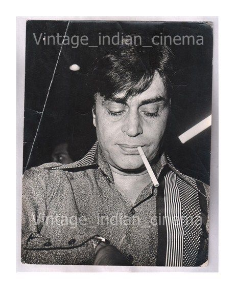 Original-Bollywood-Rare-photo-Rajendra-kumar-on-Premier.jpg