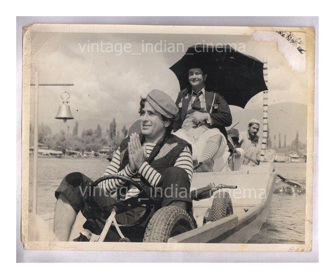 Original-Bollywood-photo-Randhir-Shashi-In-Heeralal-Pannalal-1978.jpg