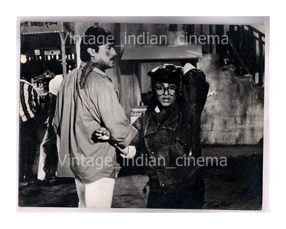 Original-Bollywood-photos2-Jackie-Dimple-Minakshi-In-Allah-Rakha1986-16cmX21cm-_57.jpg