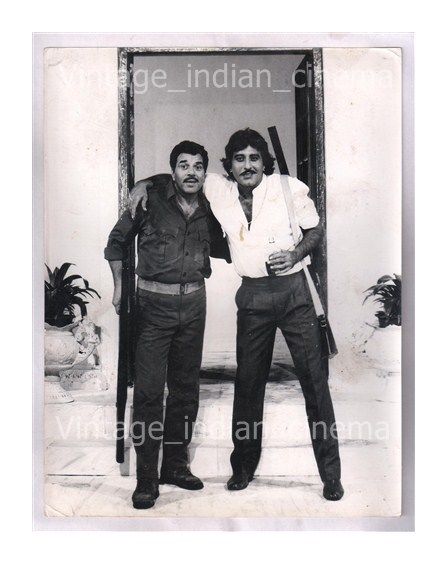 Original-Bollywood-Rare-photo-Dharmendra-Vinod-khanna-In-Batwara.jpg