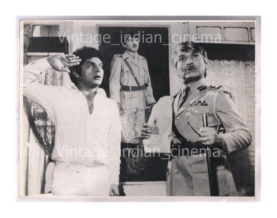 Original-Bollywood-Rare-photo-Asrani-In-Love-marriage.jpg