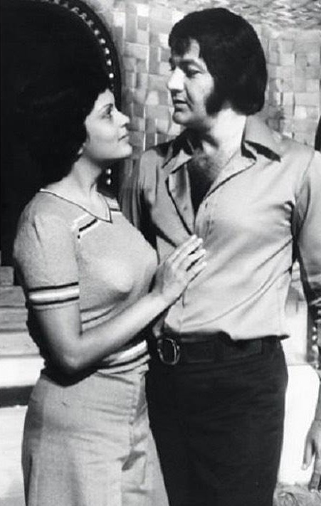 Zeenat Aman and Prem Chopra.jpg