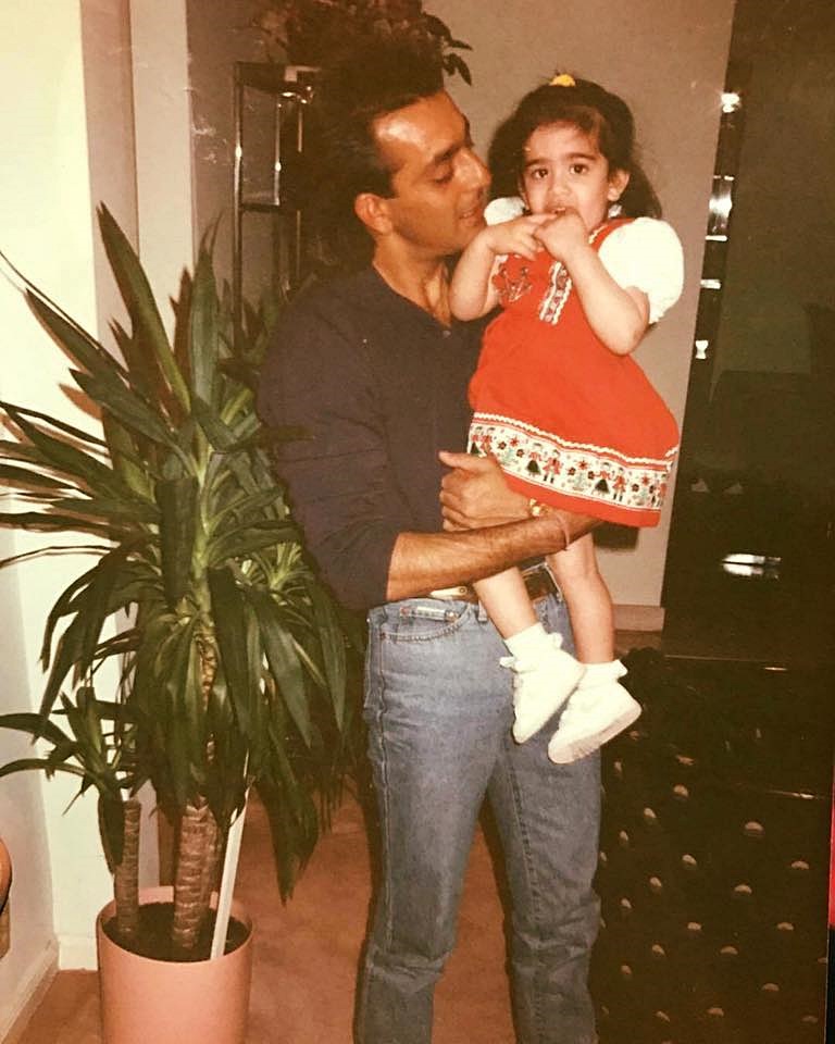 Sanjay Dutt with daughter Trishala dutt in 1990.jpg