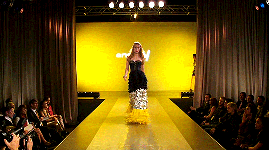 210 tumblr_oa8jr8iMgw1vpmh91o2_540 2.gif