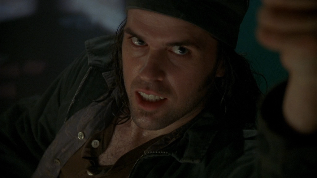 Подъем с глубины_1998_WEB_DLRIP-AVC_O.M_[-=DoMiNo=-].mkv_20180423_070028.691.png