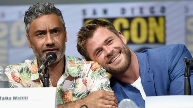 gettyimages-taika-waititi-thor-chris-hemsworth.jpg