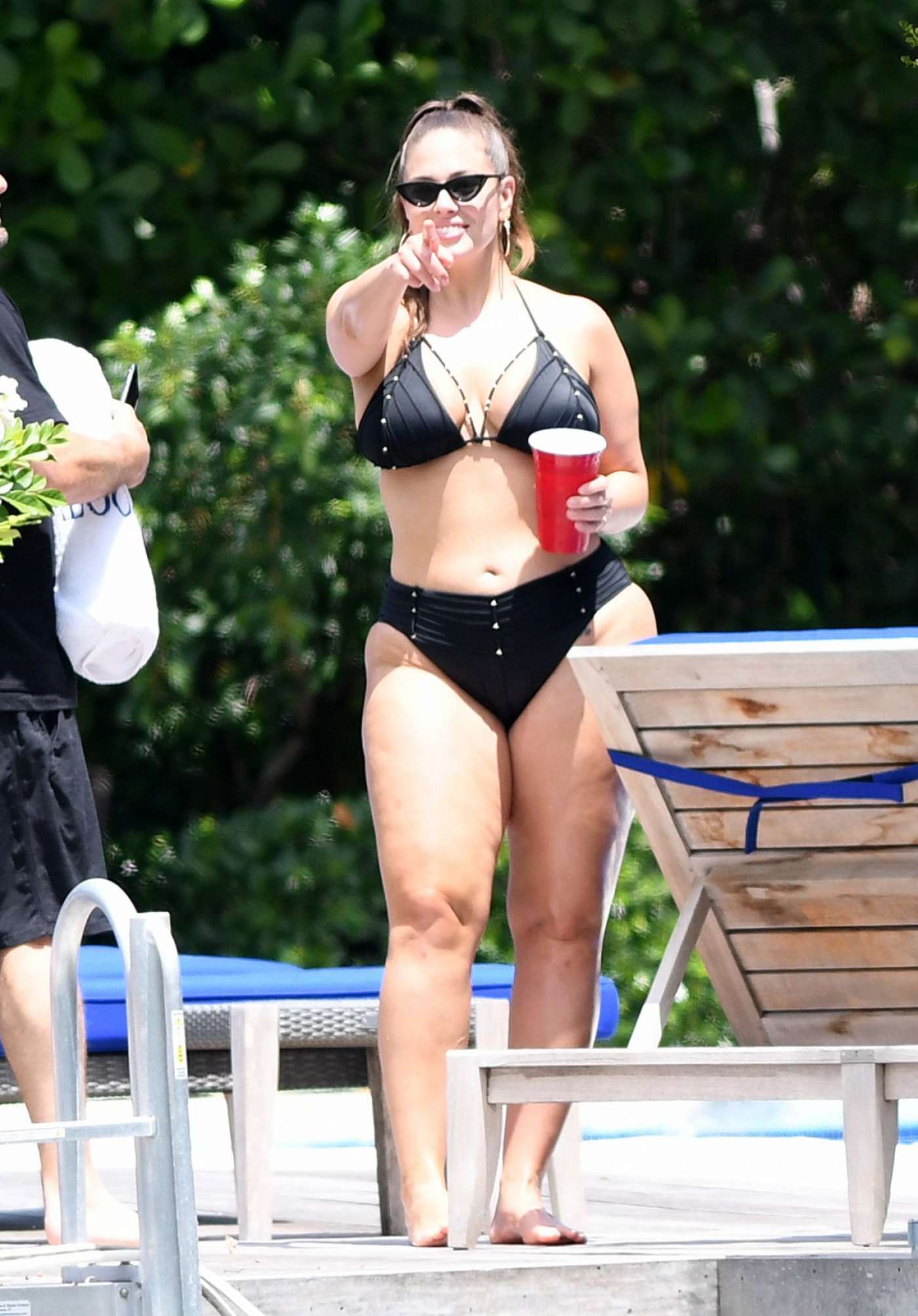 Ashley-Graham_-Bikini-Candids-by-bool-In-Miami--05.jpg