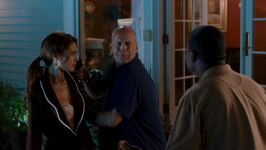 Двойной КОПец_2010_WEB_DLRIP-AVC_O,M_[-=DoMiNo=-].mkv_20180726_152437.547.png