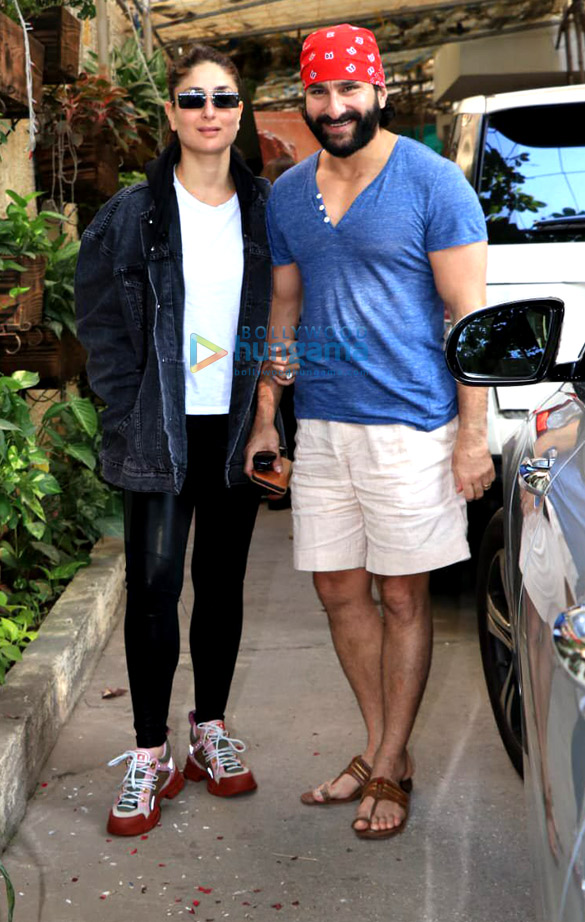 Saif-Ali-Khan-and-Kareena-Kapoor-Khan-snapped-at-Sunny-Super-Sound-in-Juhu-001-1.jpg