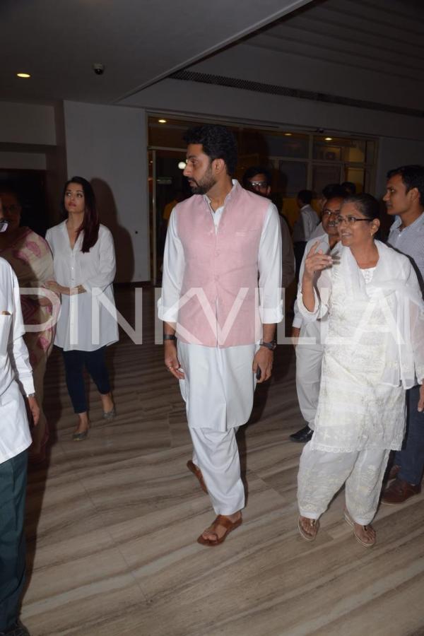 AishwaryaRaiBachchan-AbhishekBachchan-NC-prayermeet (3).jpg