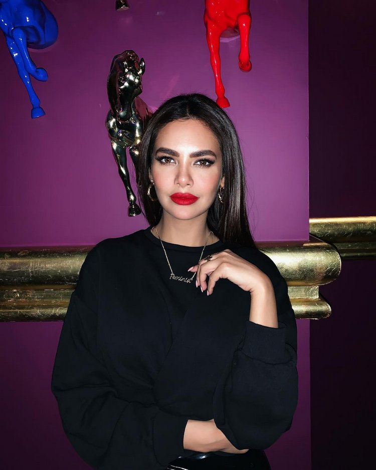 esha (1).jpg