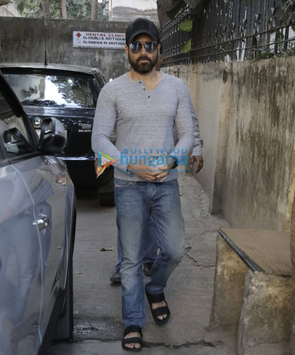 Emraan-Hashmi-spotted-in-Bandra-4-1.jpg