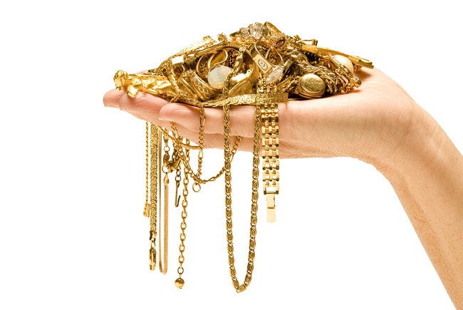 Как выбрать и где купить золотое кольцо с бриллиантами