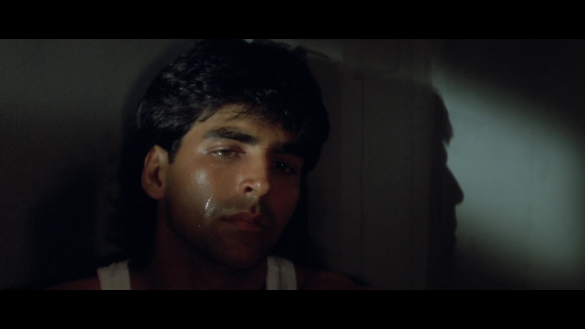 1997 - Insaaf -4- Ding a Dong Rapappo_1080p_sub.mkv1391.jpg