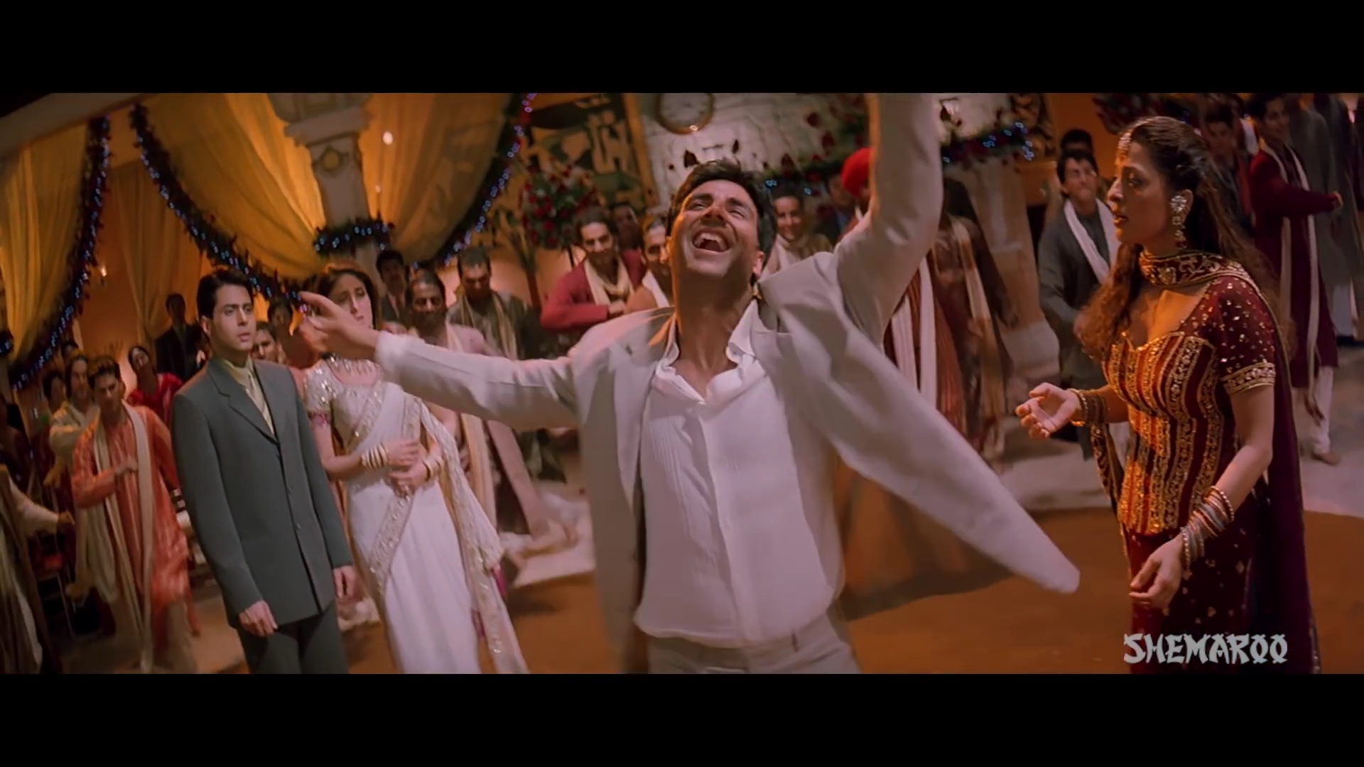 2005 - Dosti -5- Mujhe Jhoom Jhoom Ke_1080p.mkv0859.jpg