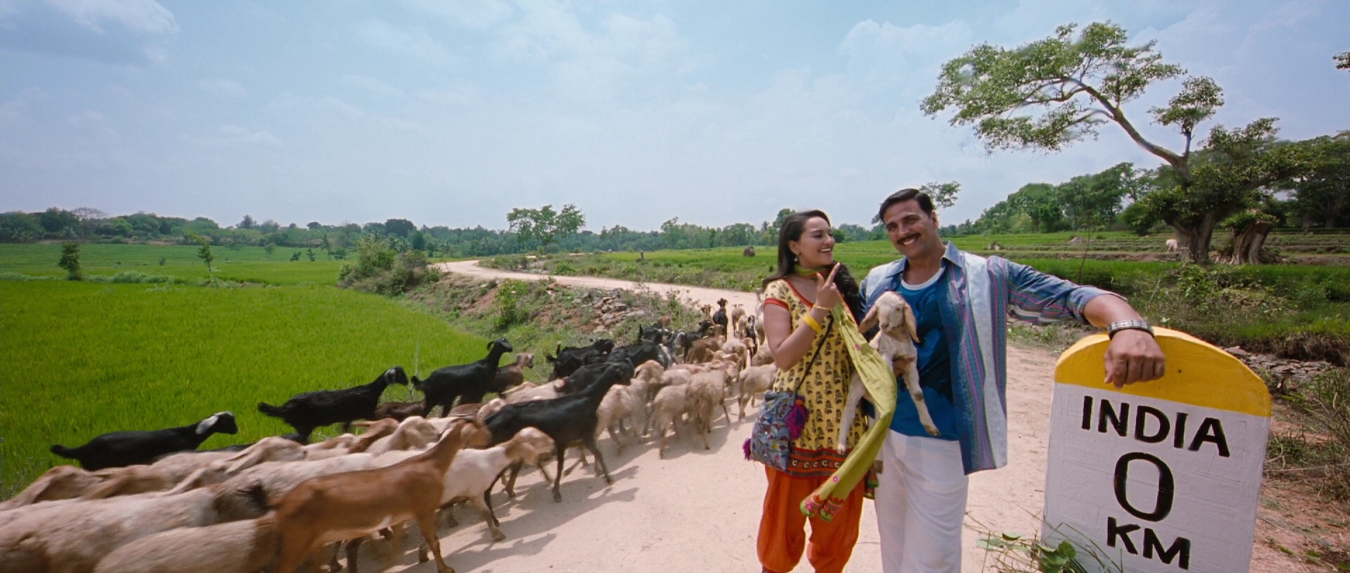 2012 - Rowdy Rathore -3- Tera Ishq Bada Teekha_1080p_sub.mkv8263.jpg